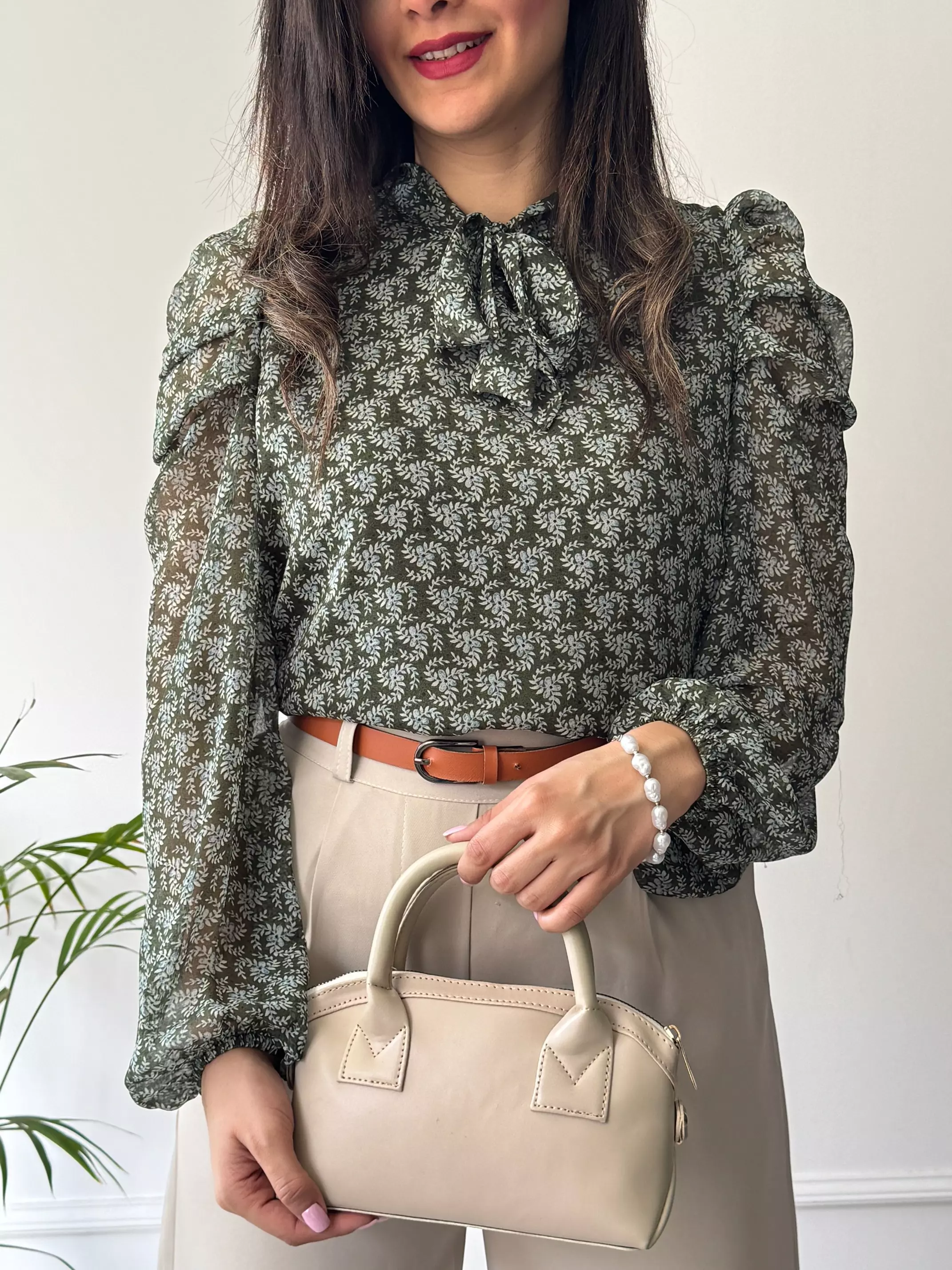 شومیز یقه کراواتی